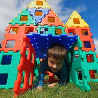 Polydron XL, polydron XL, Polydron, jouets, gros jouets, jouets d'extérieur, jouets d'intérieur.