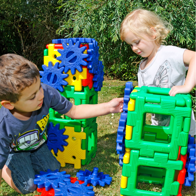 Giant Polydron mit Zahnrädern