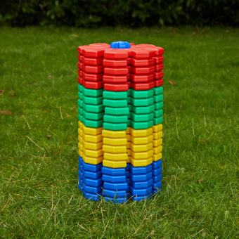Playing with 100% recycled Octoplay discs – sustainable toys for eco-conscious families. Playing with 100% recycled Octoplay discs – sustainable toys for eco-conscious families.