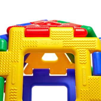 Große, bunte Teile, die leicht zusammenklicken – perfekt für kleine Kinderhände. Große, bunte Teile, die leicht zusammenklicken – perfekt für kleine Kinderhände.