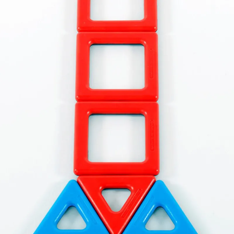 Avec Magnetic Polydron, les enfants apprennent la géométrie et la créativité Avec Magnetic Polydron, les enfants apprennent la géométrie et la créativité